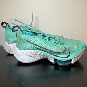 Nike Air Zoom Tempo NEXT% Flyknit